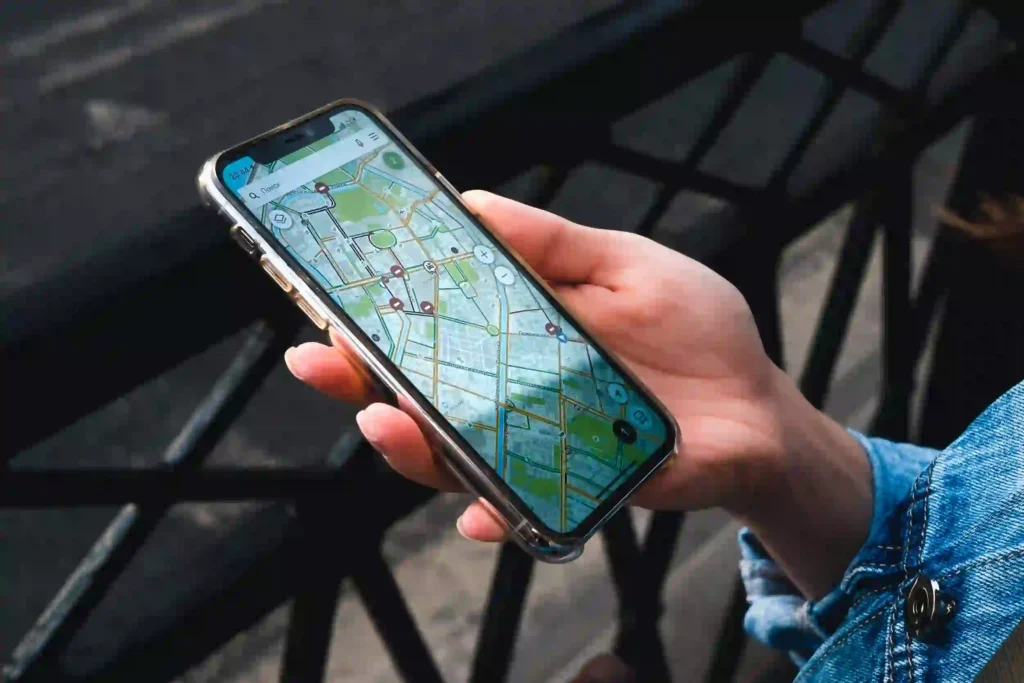 Comparison of fast ranking vs long-term Google Maps SEO strategies showing stability, risk, and Map Pack performance in competitive niches
